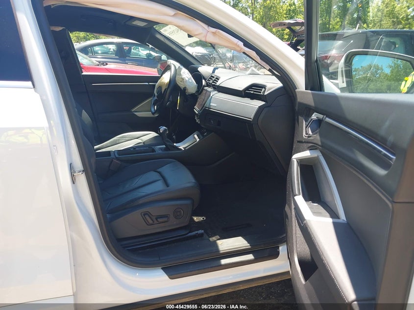 2021 Audi Q3 VIN WA1AUCF3XM1152194 IAAI salvage auction — LEFT FRONT, Salvage Title, sold $3,000 on 2026-07-31 (photo 5)