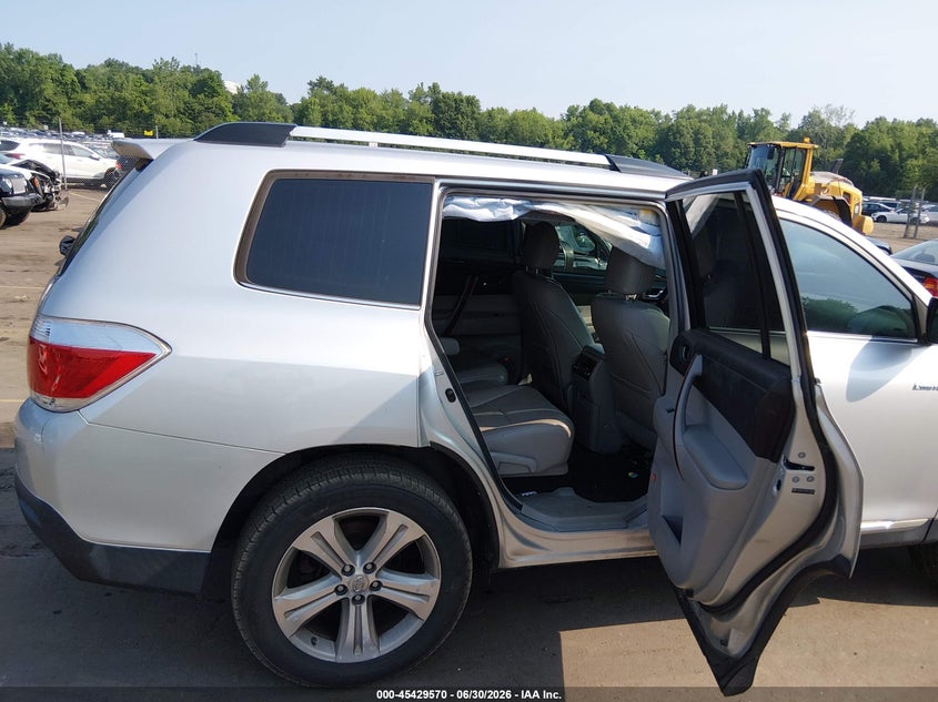 2013 Toyota Highlander VIN 5TDDK3EH0DS275446 IAAI salvage auction — RIGHT FRONT, Salvage (Connecticut), sold $6,100 on 2026-07-30 (photo 8)