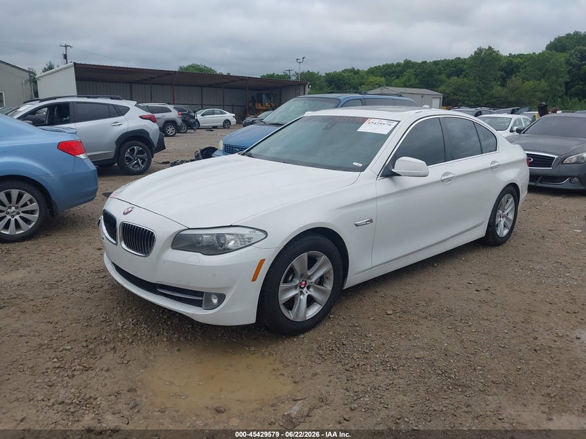 2012 BMW 5er VIN WBAXG5C50CDY30230 IAAI salvage auction — SIDE, Salvage Title, sold $725 on 2026-07-29 (photo 2)