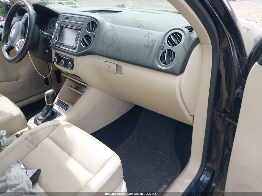 2012 Volkswagen Tiguan VIN WVGBV7AX5CW539595 IAAI salvage auction — NORMAL WEAR, Clear (New York), sold $450 on 2026-07-14 (photo 5)