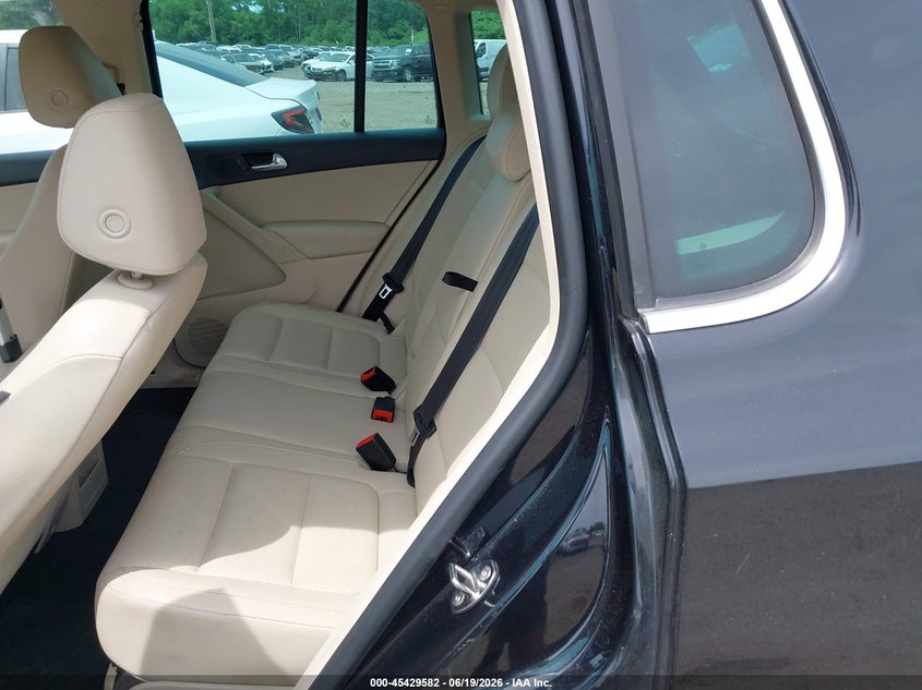 2012 Volkswagen Tiguan VIN WVGBV7AX5CW539595 IAAI salvage auction — NORMAL WEAR, Clear (New York), sold $450 on 2026-07-14 (photo 8)