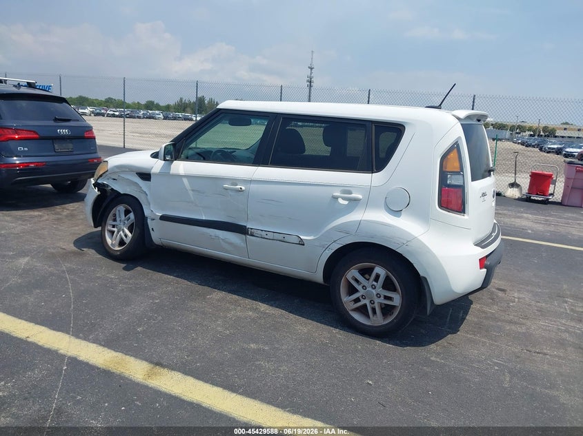 2011 Kia Soul VIN KNDJT2A20B7708847 IAAI salvage auction — LEFT SIDE, Rebuildable (Florida), sold $525 on 2026-07-09 (photo 3)