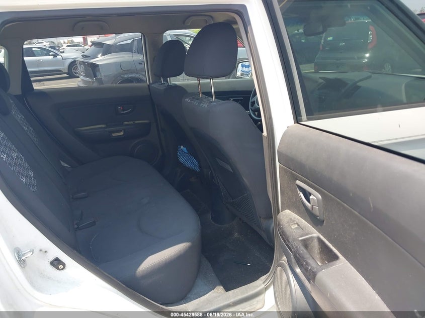 2011 Kia Soul VIN KNDJT2A20B7708847 IAAI salvage auction — LEFT SIDE, Rebuildable (Florida), sold $525 on 2026-07-09 (photo 8)