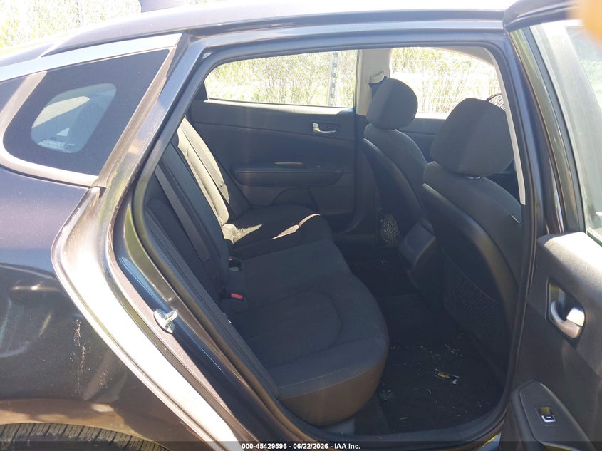 2019 Kia Optima VIN 5XXGT4L33KG277813 IAAI salvage auction — NORMAL WEAR, Clear (Illinois), sold $875 on 2026-07-29 (photo 8)