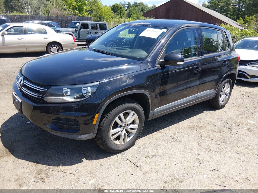 2012 Volkswagen Tiguan VIN WVGBV7AX0CW506598 IAAI salvage auction — NORMAL WEAR, Clear (Massachusetts), sold $725 on 2026-07-17 (photo 2)