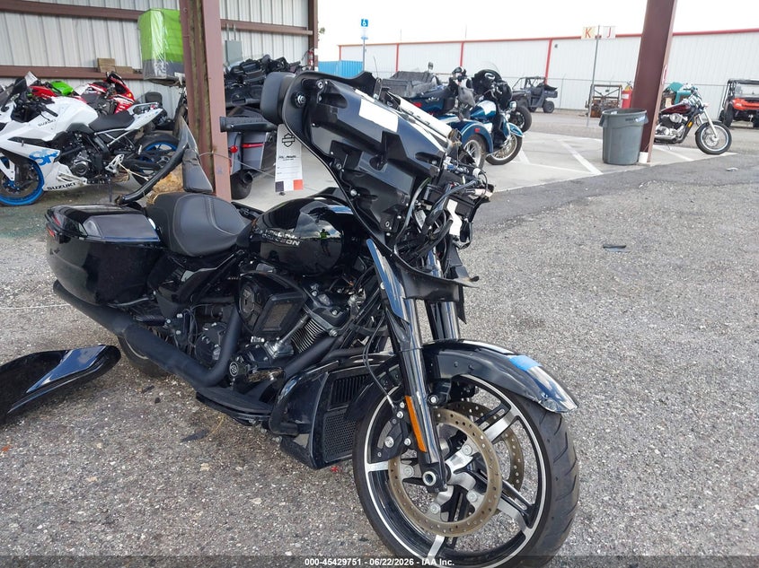 2025 Harley-davidson Street glide VIN 1HD1KB714SB647077 — IAAI salvage auction photo