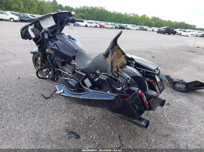 2025 Harley-davidson Street glide VIN 1HD1KB714SB647077 IAAI salvage auction — FRONT END, Salvage Title, sold $9,250 on 2026-08-04 (photo 3)