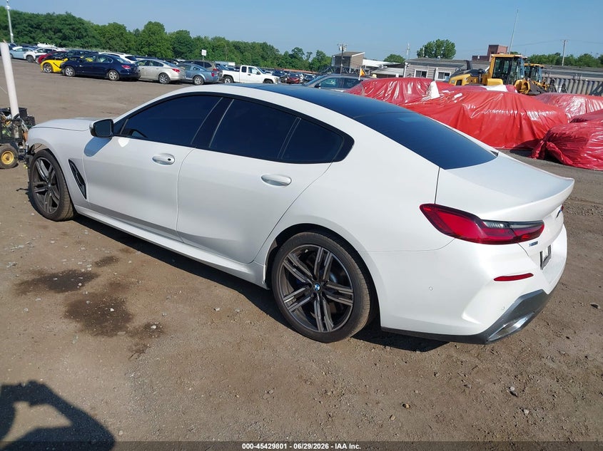 2022 BMW 8er VIN WBAGV4C08NCG91089 IAAI salvage auction — FRONT END, Salvage (New Jersey), sold $23,100 on 2026-08-22 (photo 3)