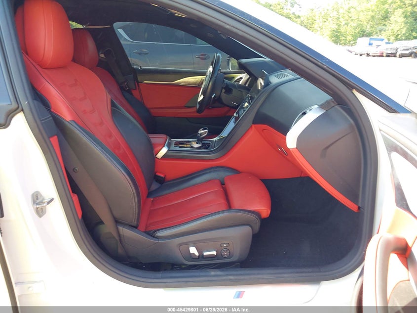 2022 BMW 8er VIN WBAGV4C08NCG91089 IAAI salvage auction — FRONT END, Salvage (New Jersey), sold $23,100 on 2026-08-22 (photo 5)