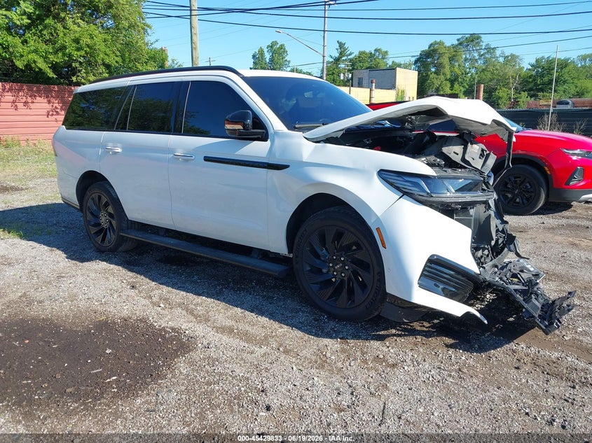 2025 Lincoln Navigator VIN 5LMJJ2LGXSEL01265 — IAAI salvage auction photo