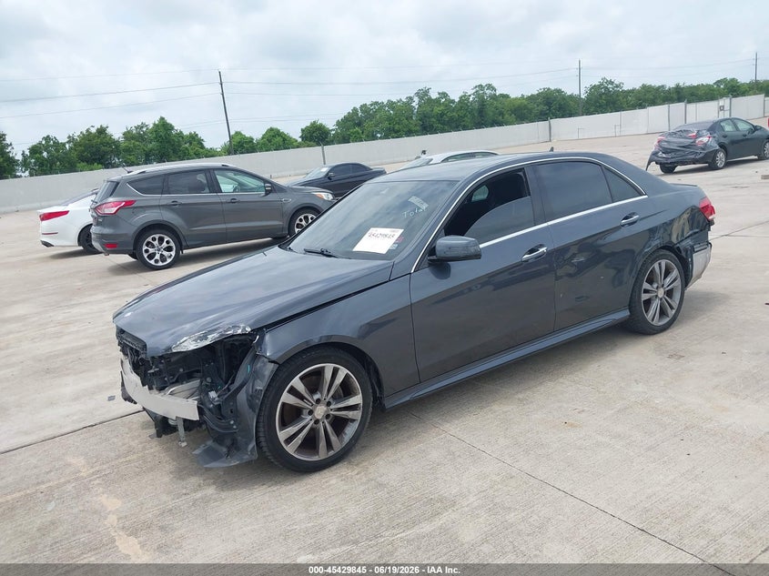 2016 Mercedes-benz E-klasse VIN WDDHF5KB5GB243949 IAAI salvage auction — FRONT & REAR, Original (Texas), sold $1,100 on 2026-07-31 (photo 2)