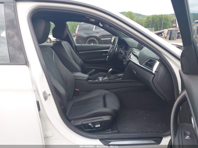 2016 BMW 3 series VIN WBA8E3G56GNU00064 IAAI salvage auction — NORMAL WEAR, Clear (New Jersey), sold $1,300 on 2026-07-11 (photo 5)