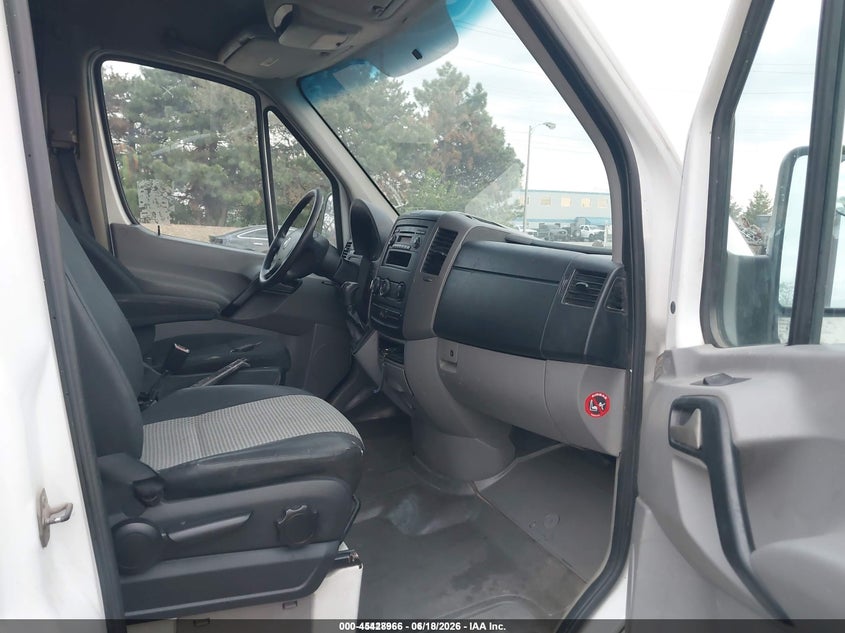2007 Dodge Sprinter VIN WD0PF145275218373 IAAI salvage auction — LEFT & RIGHT, Clear (Missouri), sold $4,000 on 2026-07-15 (photo 5)