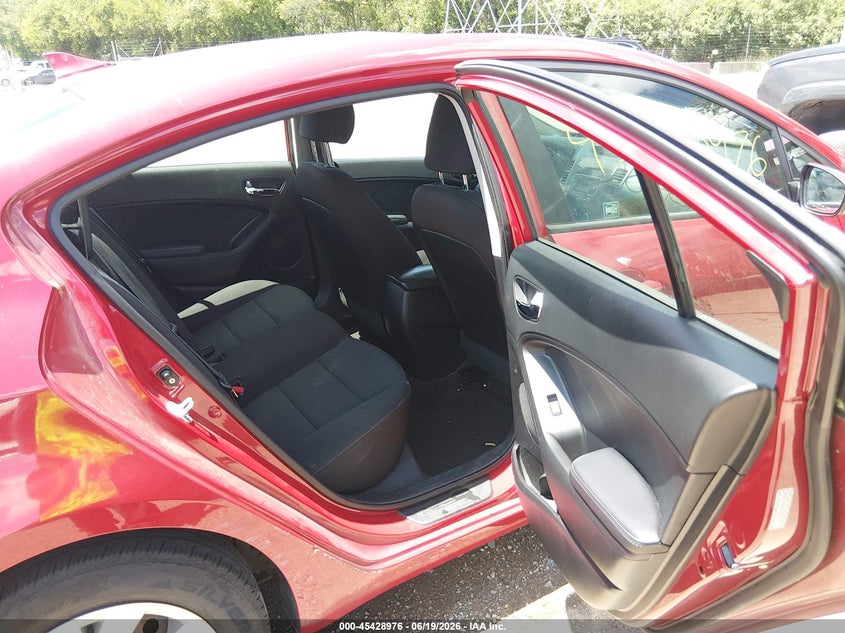 2016 Kia Forte VIN KNAFK4A68G5613377 IAAI salvage auction — STORM DAMAGE, Clear (Indiana), sold $1,250 on 2026-07-22 (photo 8)