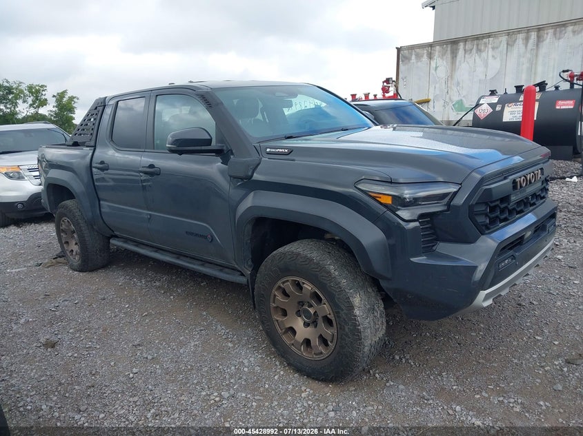 2024 Toyota Tacoma VIN 3TYLF5LNXRT005530 IAAI salvage auction — FRONT END, Salvage (Tennessee), sold $29,500 on 2026-07-30 (photo 1)