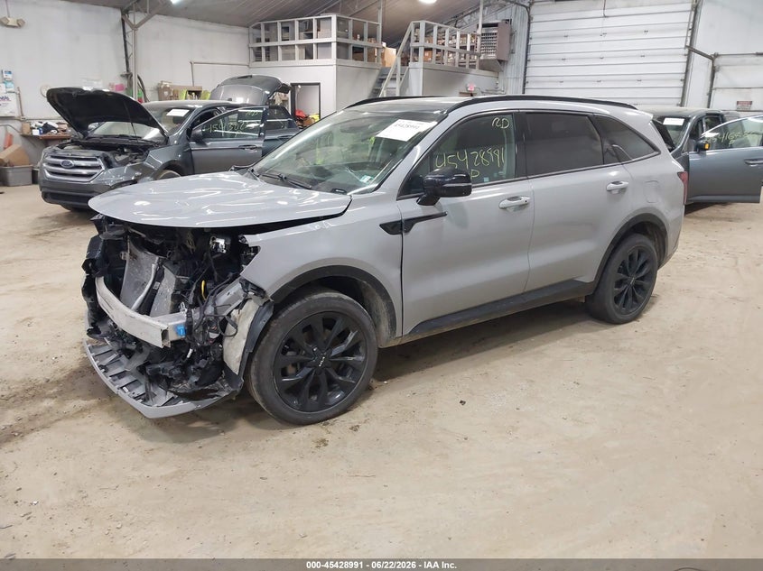 2022 Kia Sorento VIN 5XYRKDLFXNG155522 IAAI salvage auction — FRONT END, Wait Title, sold $6,800 on 2026-08-01 (photo 2)