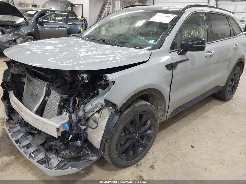 2022 Kia Sorento VIN 5XYRKDLFXNG155522 IAAI salvage auction — FRONT END, Wait Title, sold $6,800 on 2026-08-01 (photo 6)