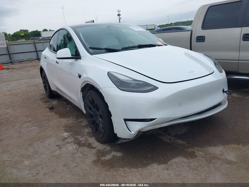 2024 Tesla Model y VIN 7SAYGDEE1RA259752 IAAI salvage auction — UNDERCARRIAGE, Original  (Oklahoma), sold $11,700 on 2026-09-05 (photo 1)