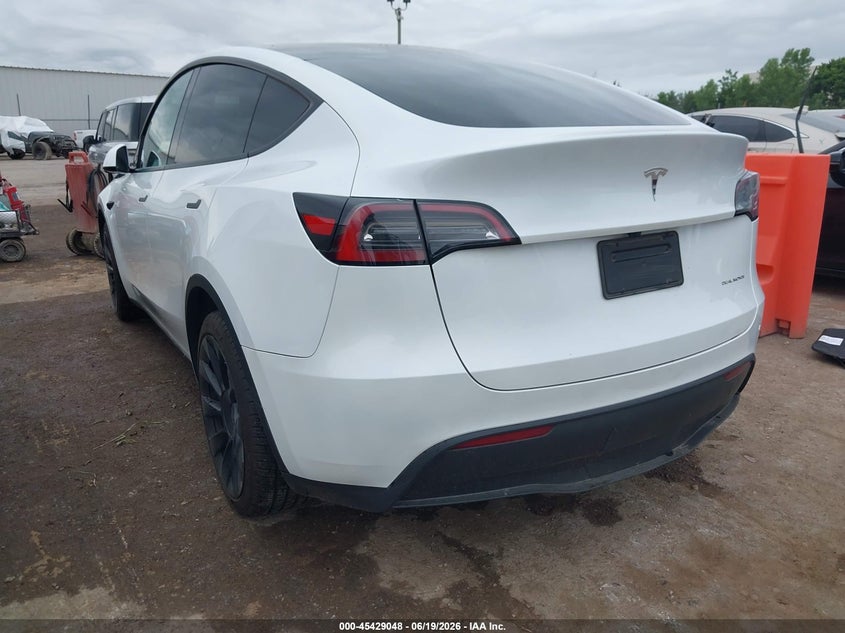 2024 Tesla Model y VIN 7SAYGDEE1RA259752 IAAI salvage auction — UNDERCARRIAGE, Original  (Oklahoma), sold $11,700 on 2026-09-05 (photo 3)