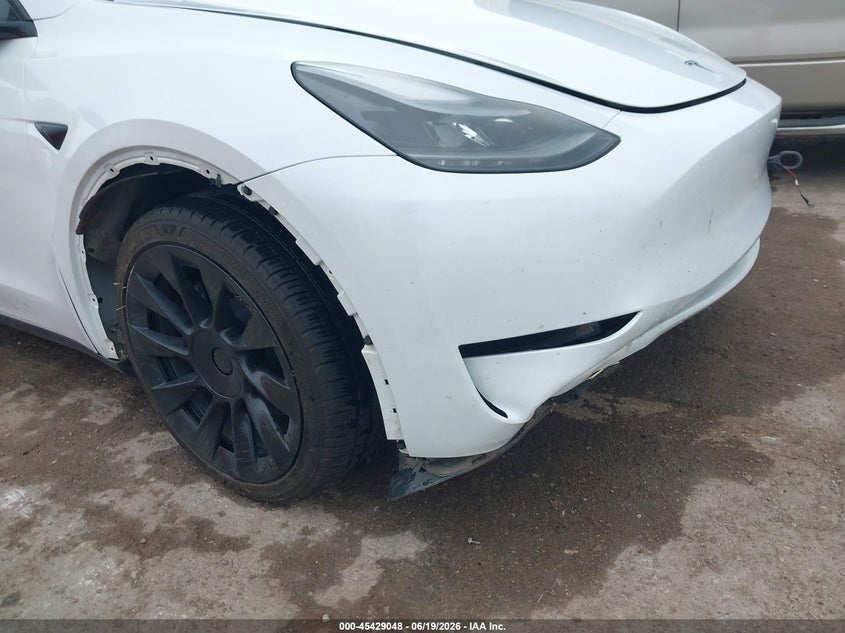 2024 Tesla Model y VIN 7SAYGDEE1RA259752 IAAI salvage auction — UNDERCARRIAGE, Original  (Oklahoma), sold $11,700 on 2026-09-05 (photo 6)