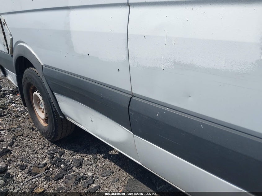 2012 Mercedes-benz Sprinter VIN WD3PE8CB4C5683799 IAAI salvage auction — RIGHT SIDE, Clear (Florida), sold $1,650 on 2026-07-29 (photo 6)