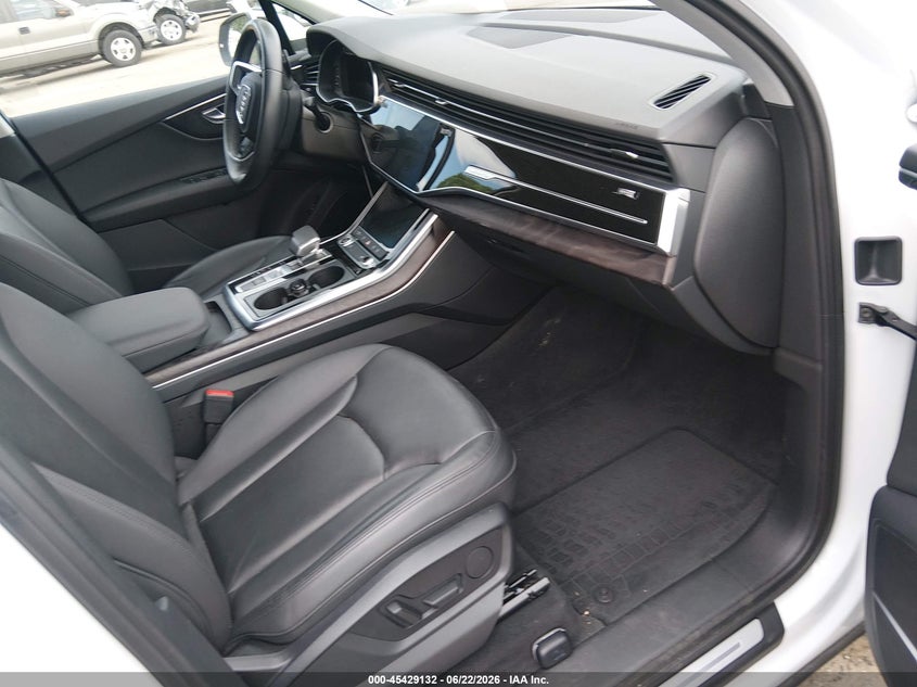 2022 Audi Q7 VIN WA1LXBF77ND020555 IAAI salvage auction — LEFT & RIGHT, Salvage (Arizona), sold $16,700 on 2026-07-30 (photo 5)