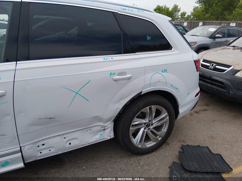 2022 Audi Q7 VIN WA1LXBF77ND020555 IAAI salvage auction — SIDE, Salvage (Arizona), sold $16,700 on 2026-07-27 (photo 6)