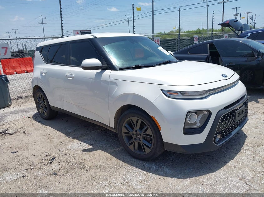 2020 Kia Soul VIN KNDJ33AU6L7718209 IAAI salvage auction — NORMAL WEAR, Original (Texas), sold $5,050 on 2026-07-13 (photo 1)