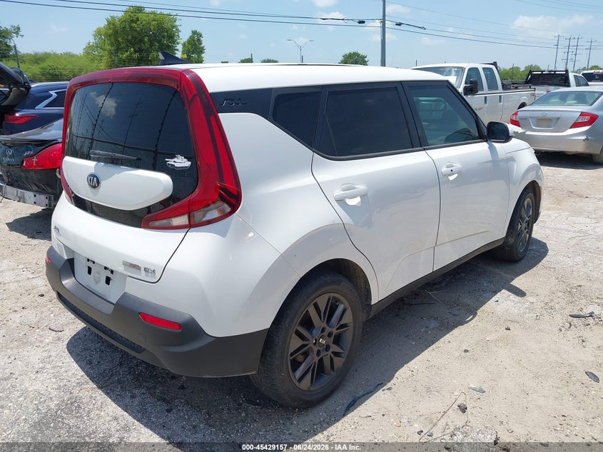 2020 Kia Soul VIN KNDJ33AU6L7718209 IAAI salvage auction — NORMAL WEAR, Original (Texas), sold $5,050 on 2026-07-13 (photo 4)