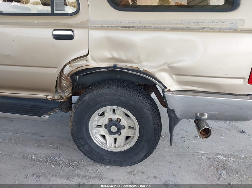 1995 Toyota 4runner VIN JT3VN39WXS0181423 IAAI salvage auction — NORMAL WEAR, Clear (Florida), sold $1,000 on 2026-07-14 (photo 6)