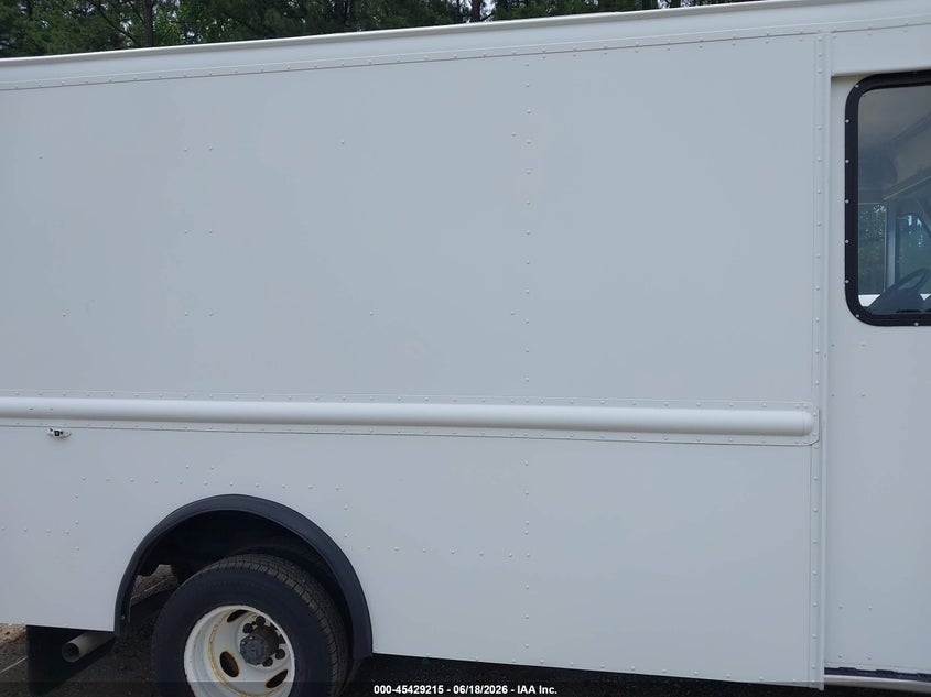 2016 Ford E-350 VIN 1FC3E3KS1GDC55354 IAAI salvage auction — NORMAL WEAR, SF97 (Virginia), sold $18,000 on 2026-07-22 (photo 8)