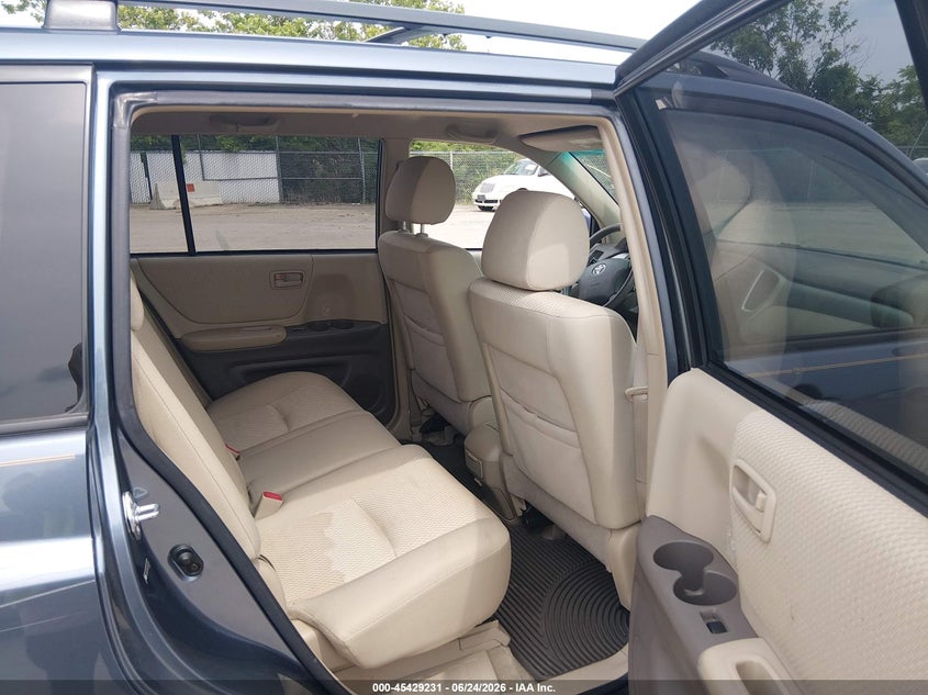 2006 Toyota Highlander VIN JTEDP21A460106830 IAAI salvage auction — NORMAL WEAR, Clear (Missouri), sold $4,250 on 2026-07-07 (photo 8)