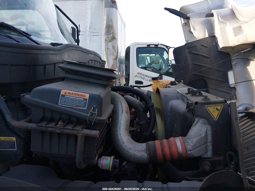 2020 International VIN 1HTEUMML4LH122911 IAAI salvage auction — FRONT END, Salvage (Connecticut), sold $9,950 on 2026-07-07 (photo 9)