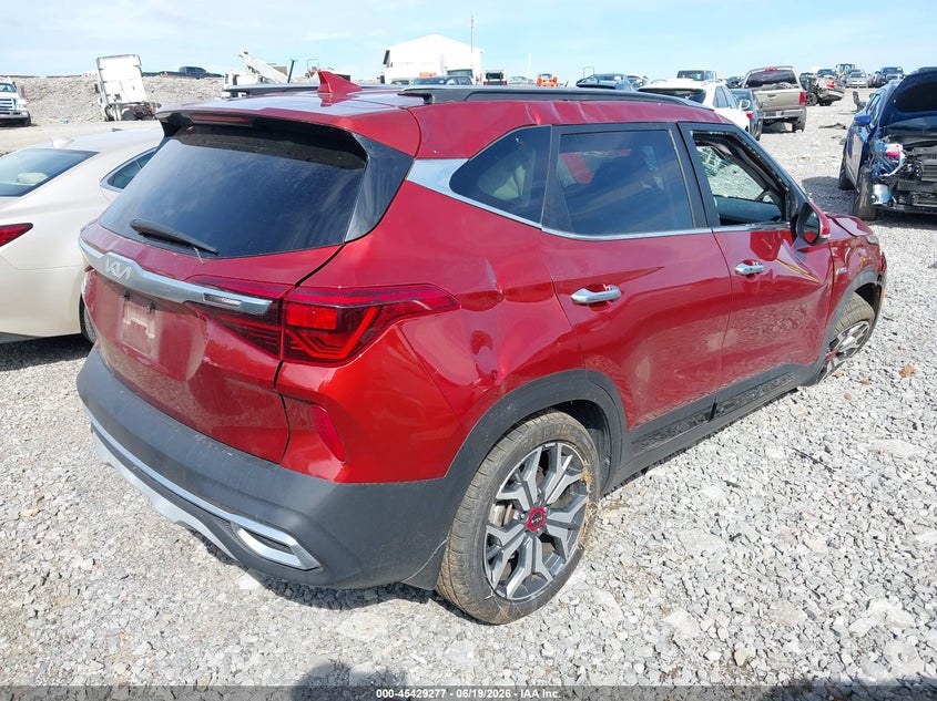 2023 Kia Seltos VIN KNDETCA25P7357237 IAAI salvage auction — ROLLOVER, Salvage (Tennessee), sold $3,550 on 2026-07-23 (photo 4)