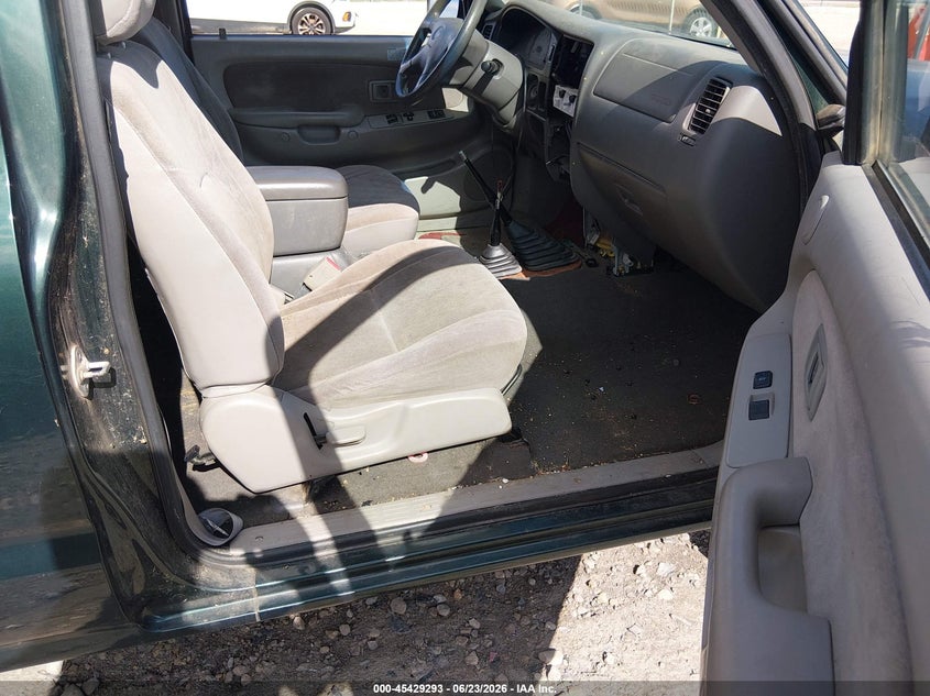2001 Toyota Tacoma VIN 5TEWN72N11Z718543 IAAI salvage auction — NORMAL WEAR, Clear-Endorsement (Wisconsin), sold $525 on 2026-07-09 (photo 5)