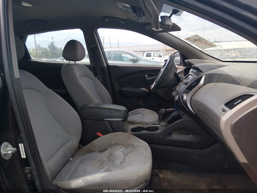 2011 Hyundai Tucson VIN KM8JT3AB9BU120206 IAAI salvage auction — NORMAL WEAR, Clear (Washington), sold $350 on 2026-07-28 (photo 5)