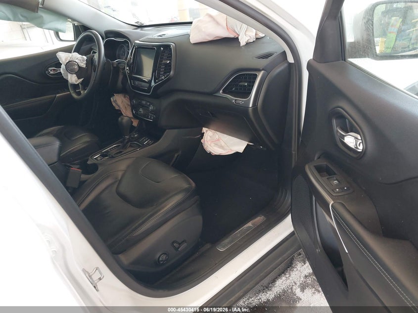 2019 Jeep Cherokee VIN 1C4PJMDX8KD321676 IAAI salvage auction — FRONT END, Salvage Title, sold $1,300 on 2026-07-11 (photo 5)