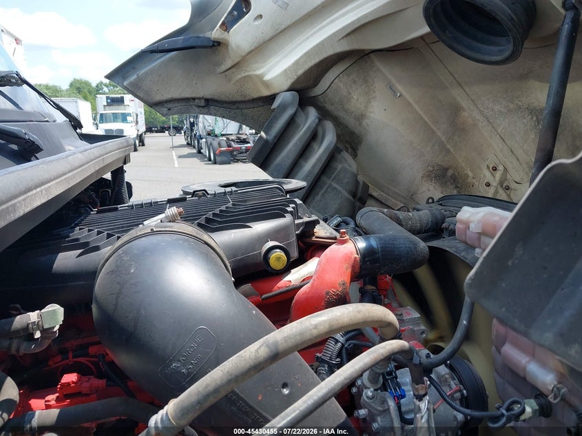 2019 International VIN 3HSDZAPR8KN573313 IAAI salvage auction — REPOSSESSION, Original (West Virginia), sold $5,700 on 2026-07-29 (photo 9)