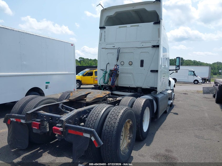 2019 International VIN 3HSDZAPR8KN573313 IAAI salvage auction — REPOSSESSION, Original (West Virginia), sold $5,700 on 2026-07-29 (photo 4)