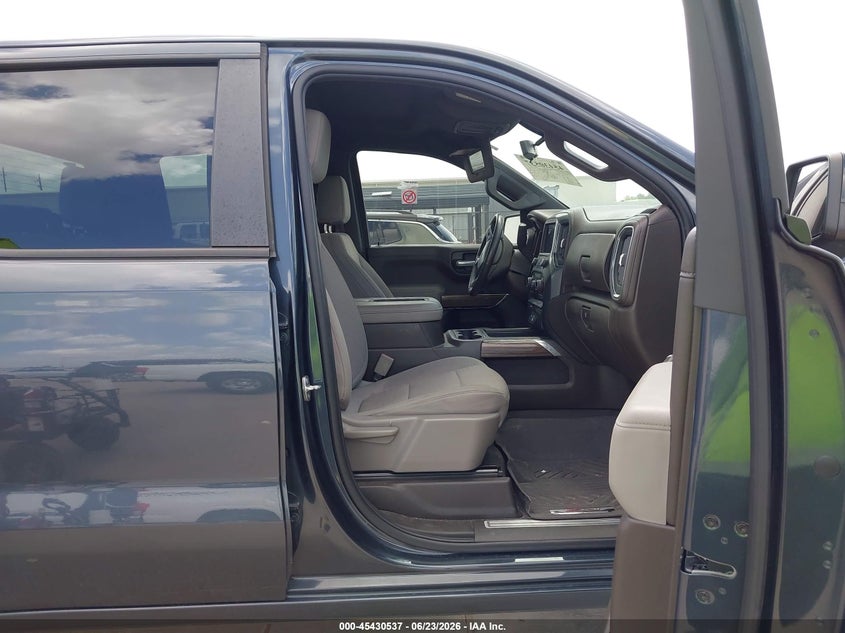 2022 Chevrolet Silverado VIN 1GCPYFEL4NZ218443 IAAI salvage auction — THEFT, Salvage Title, sold $23,100 on 2026-08-20 (photo 5)