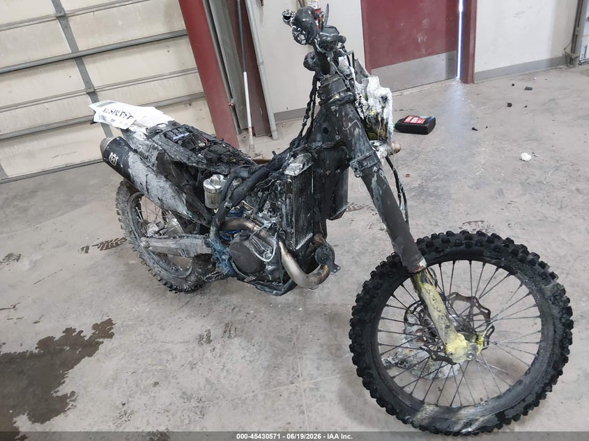 2021 Husqvarna Fe VIN VBKUAM409MM432423 IAAI salvage auction — TOTAL BURN, Salvage Title, sold $550 on 2026-07-24 (photo 1)