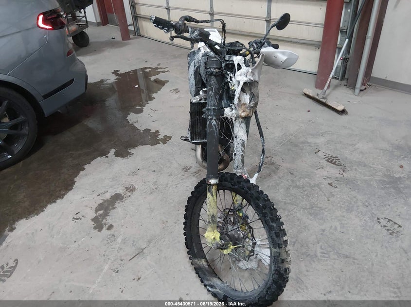 2021 Husqvarna Fe VIN VBKUAM409MM432423 IAAI salvage auction — TOTAL BURN, Salvage Title, sold $550 on 2026-07-24 (photo 5)