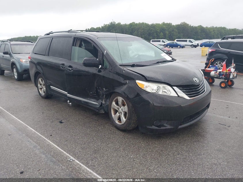 2013 Toyota Sienna VIN 5TDKK3DC7DS304924 IAAI salvage auction — RIGHT FRONT, Salvage (Indiana), sold $1,775 on 2026-07-16 (photo 1)