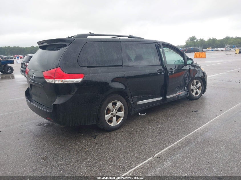 2013 Toyota Sienna VIN 5TDKK3DC7DS304924 IAAI salvage auction — RIGHT FRONT, Salvage (Indiana), sold $1,775 on 2026-07-16 (photo 4)