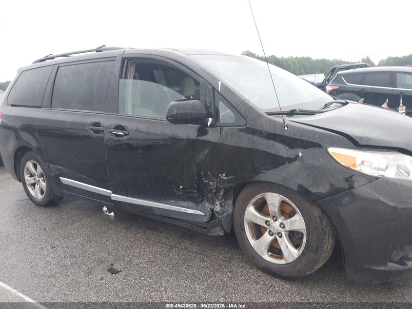 2013 Toyota Sienna VIN 5TDKK3DC7DS304924 IAAI salvage auction — RIGHT FRONT, Salvage (Indiana), sold $1,775 on 2026-07-16 (photo 6)