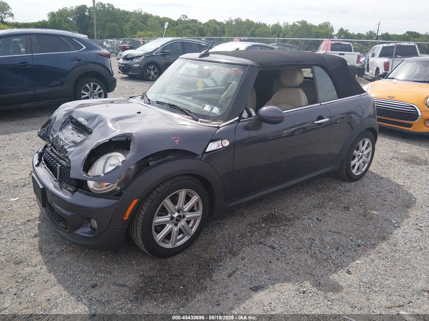 2013 Mini Convertible VIN WMWZP3C59DT551329 IAAI salvage auction — FRONT END, Salvage (Pennsylvania), sold $25 on 2026-07-30 (photo 2)