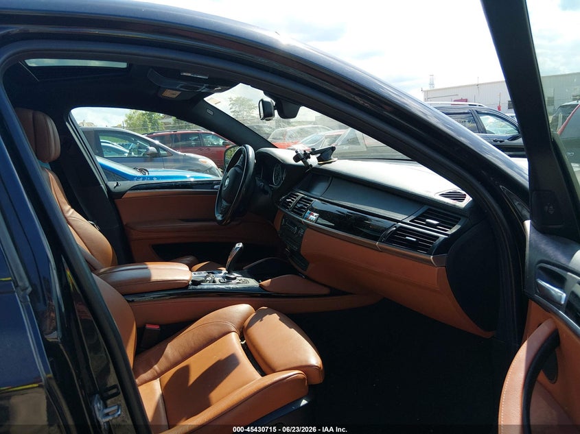 2013 BMW X6 m VIN 5YMGZ0C51D0C40105 IAAI salvage auction — NORMAL WEAR, Salvage Title, sold $1,400 on 2026-07-29 (photo 5)