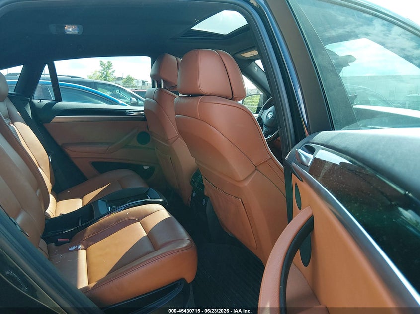 2013 BMW X6 m VIN 5YMGZ0C51D0C40105 IAAI salvage auction — NORMAL WEAR, Salvage Title, sold $1,400 on 2026-07-29 (photo 8)