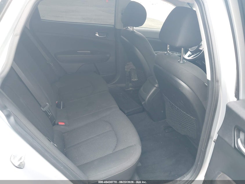 2019 Kia Optima VIN 5XXGT4L38KG297233 IAAI salvage auction — NORMAL WEAR, Clear (New York), sold $2,525 on 2026-07-24 (photo 8)