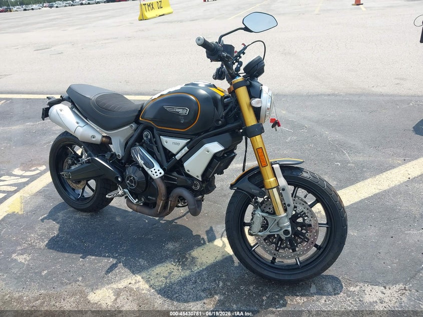 2018 Ducati Scrambler VIN ZDMKAFCP7JB000640 — IAAI salvage auction photo